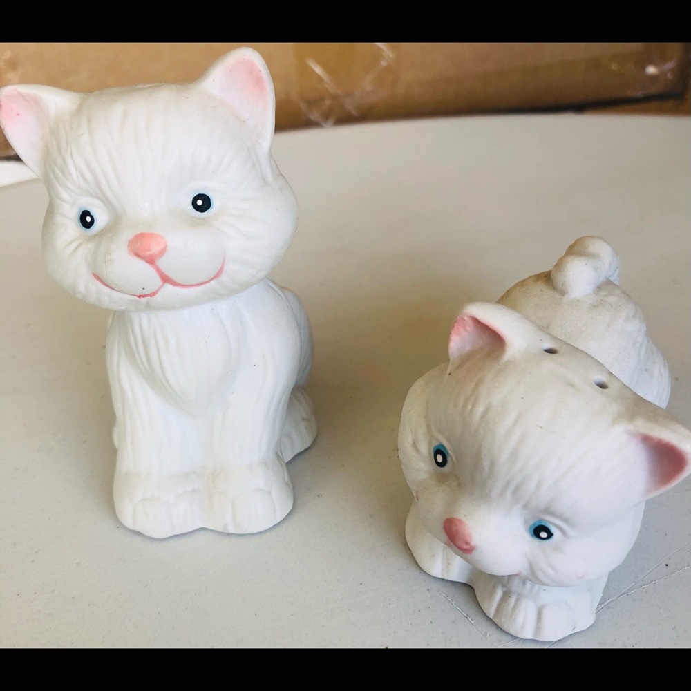 Kitten salt and pepper shakers